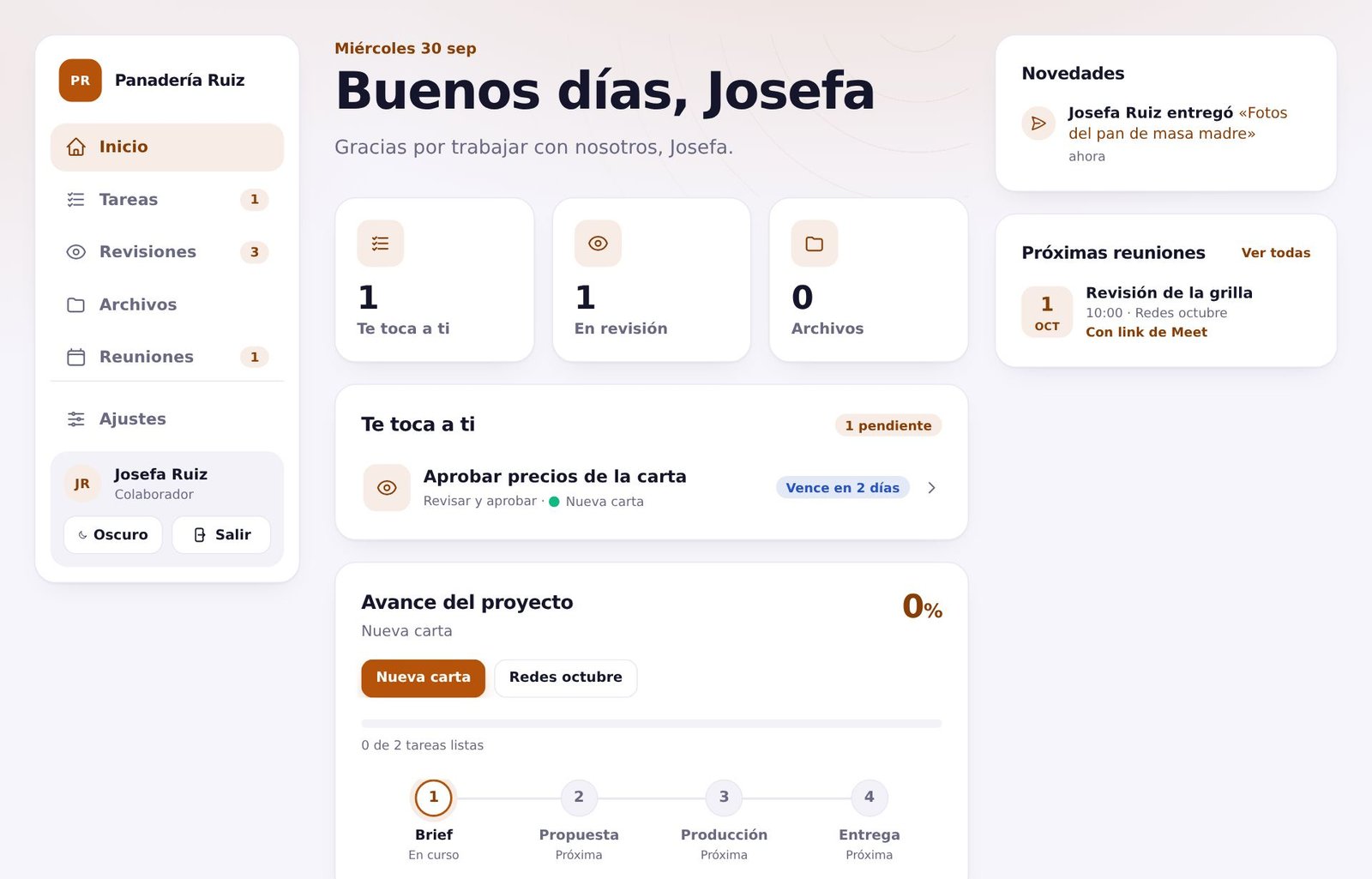 Portal de una panadería: saludo a Josefa, una tarea pendiente para aprobar precios, la próxima reunión y el avance del proyecto por fases.